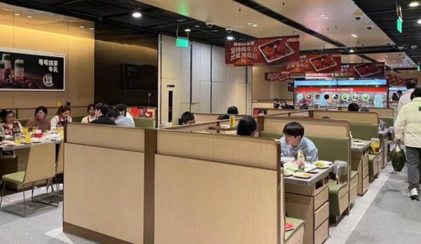 “跨年热”带火餐饮耗尽，海底捞元旦假期单日预订超10万桌